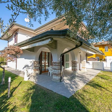 Villa Fiorita Apartments - Happy Rentals Сірміоне Екстер'єр фото