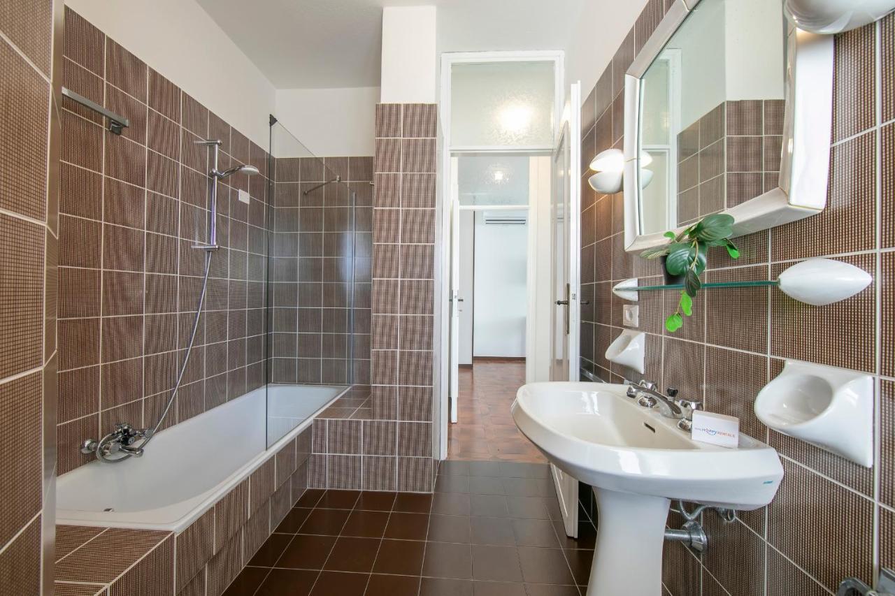 Villa Fiorita Apartments - Happy Rentals Сірміоне Екстер'єр фото