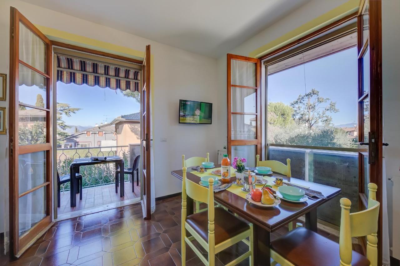 Villa Fiorita Apartments - Happy Rentals Сірміоне Екстер'єр фото