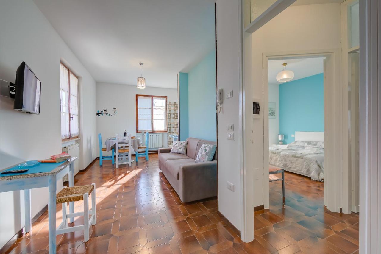 Villa Fiorita Apartments - Happy Rentals Сірміоне Екстер'єр фото