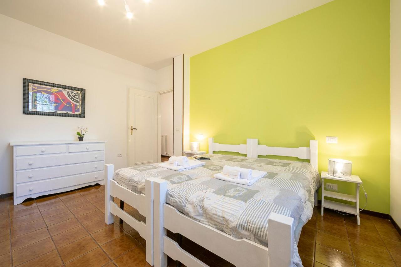 Villa Fiorita Apartments - Happy Rentals Сірміоне Екстер'єр фото