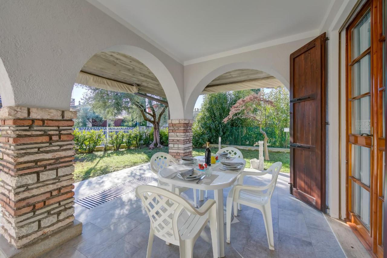 Villa Fiorita Apartments - Happy Rentals Сірміоне Екстер'єр фото
