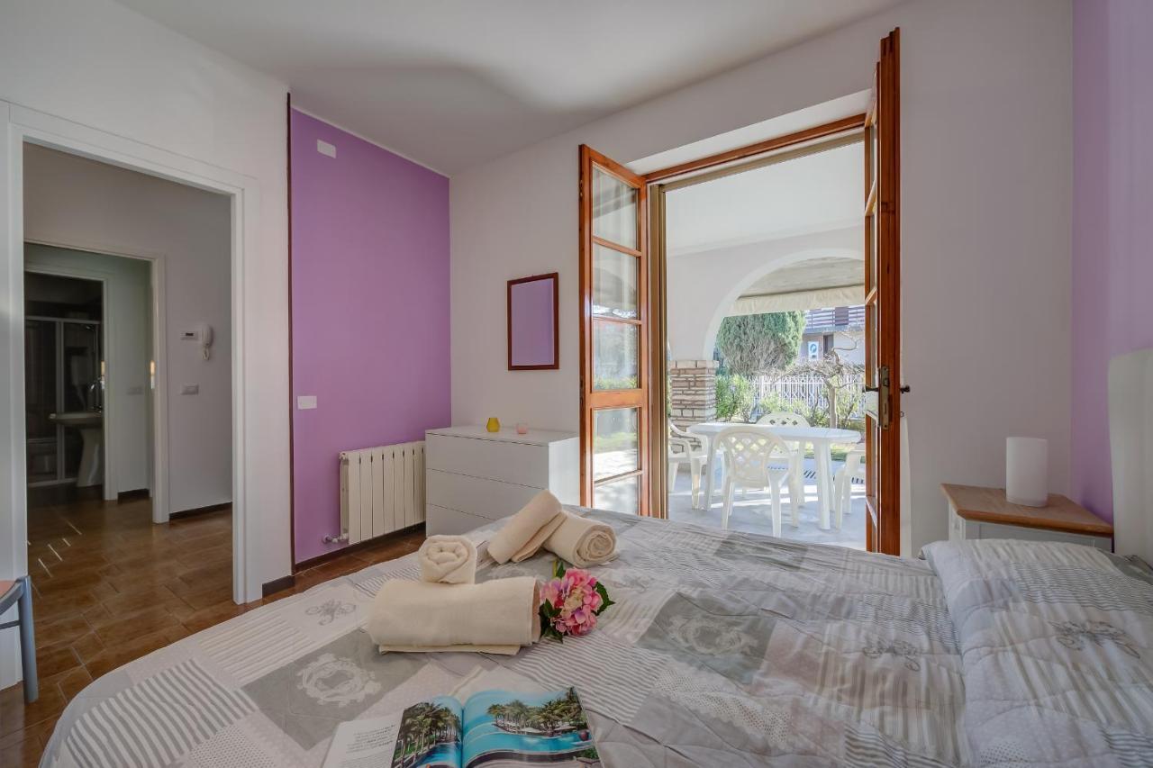 Villa Fiorita Apartments - Happy Rentals Сірміоне Екстер'єр фото